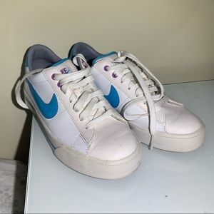 Nike Sweet Classic athletic shoe - W8